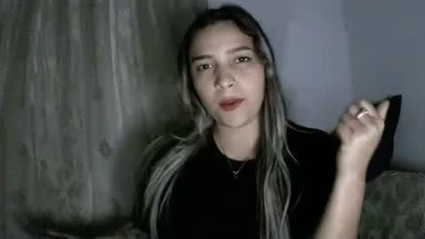 izzy_32 online show from March 6, 6:34 am