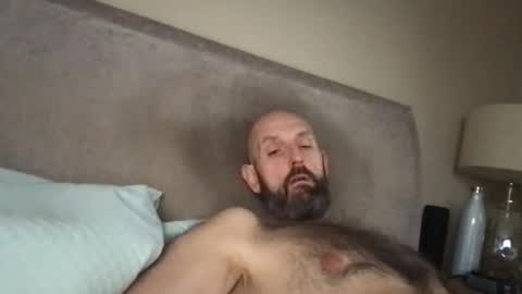 izzysboytoy1 online show from November 27, 2:36 pm