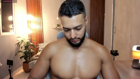 Calix  Independient model Insta and twt Calixsnake online show from May 27, 1:01 am