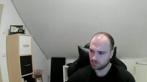 Snapshot of j_german783377 chatting on December 11, 8:36 am here4y online show from December 11, 8:36 am