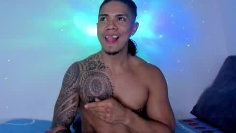 i am juan musiry independent model  online show from November 18, 8:12 pm