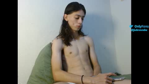 Snapshot of jabravobe chatting on February 11, 8:42 pm Andrs online show from February 11, 8:42 pm