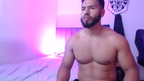 Snapshot of jack_master_muscle chatting on February 16, 3:26 am jack and leah online show from February 16, 3:26 am