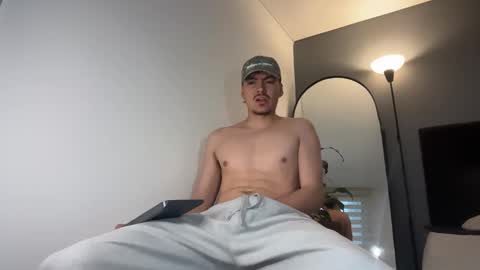 INDEPENDENT MODEL online show from March 27, 11:22 am