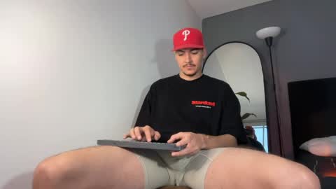 INDEPENDENT MODEL online show from April 3, 10:55 am