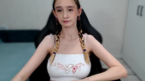 Snapshot of jackie__morgan chatting on January 26, 12:37 am jackie__morgan online show from January 26, 12:37 am