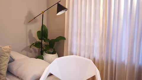 Jackson Bell online show from November 12, 1:35 pm