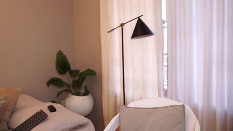 Jackson Bell online show from November 15, 5:25 pm