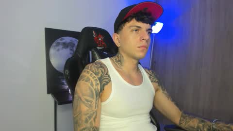 jacobb116 online show from November 26, 1:25 am