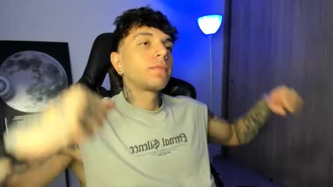 jacobb116 online show from February 2, 1:14 am