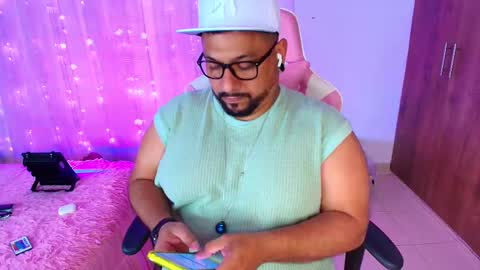 daddy sir master bear online show from February 25, 8:21 pm