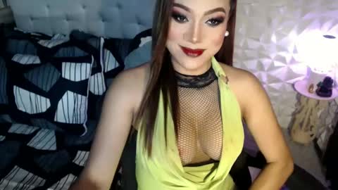 Snapshot of jacque_cole chatting on December 23, 5:28 am Jacque online show from December 23, 5:28 am