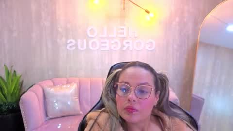 Jade  online show from November 14, 4:14 am