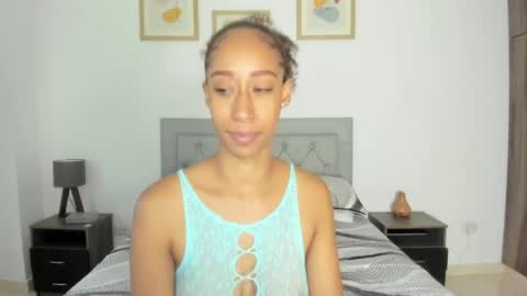 Jade smile online show from April 3, 5:09 pm