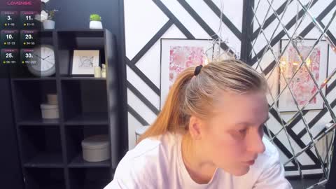 Jade online show from February 8, 12:49 am