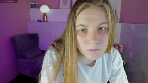 Jade online show from February 2, 7:35 pm