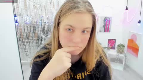 Jade online show from February 21, 8:49 pm