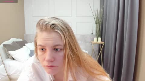 Jade online show from January 22, 9:10 pm