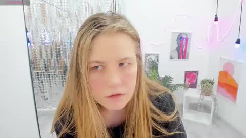 Jade online show from February 22, 3:01 am