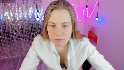 Jade online show from February 8, 8:42 pm