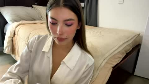 Jade online show from June 15, 11:30 pm
