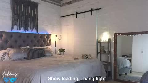 Jade online show from September 18, 8:07 am