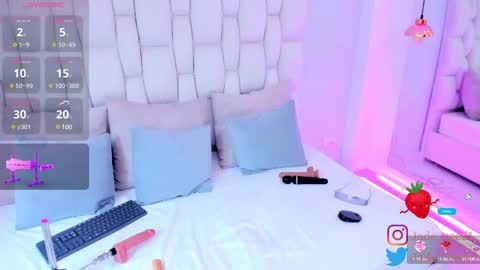 Jade Red  online show from March 1, 2:44 pm