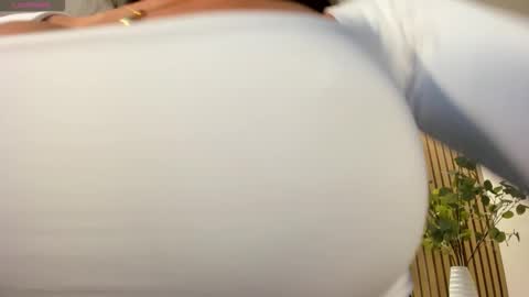 JADE EVANS online show from February 3, 5:50 pm