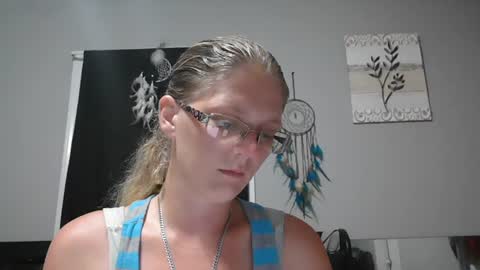JadeLuv online show from August 4, 2:07 am
