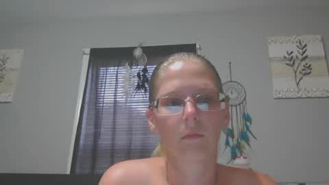 JadeLuv online show from June 12, 12:42 am