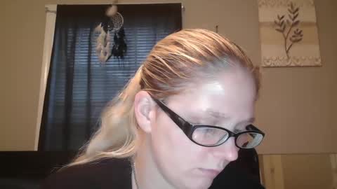 JadeLuv online show from January 5, 5:20 pm