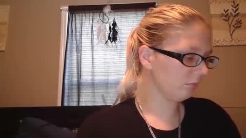 JadeLuv online show from December 7, 6:43 pm