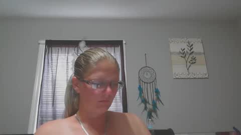 JadeLuv online show from September 14, 4:30 pm