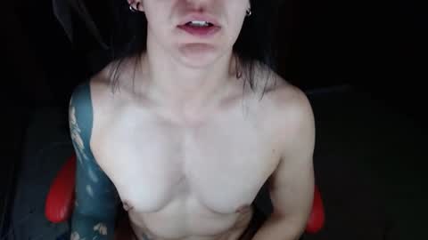 Snapshot of jadesexfun chatting on February 25, 11:43 am jadesexfun online show from February 25, 11:43 am