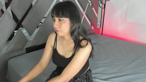 Jade online show from April 16, 6:30 pm