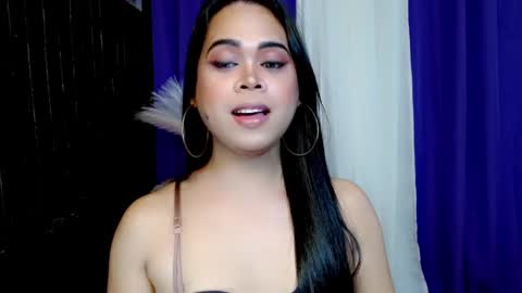 Jade online show from February 8, 3:42 pm