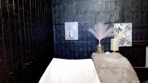 Jade online show from December 5, 3:23 pm