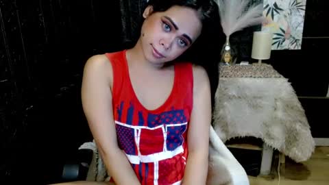 Jade online show from December 7, 6:43 pm