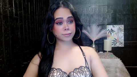 Jade online show from December 9, 1:24 pm