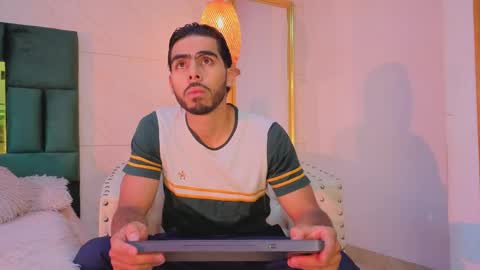 Jadiel online show from May 26, 11:38 am