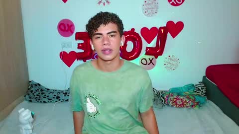 javi15  online show from February 19, 5:49 am