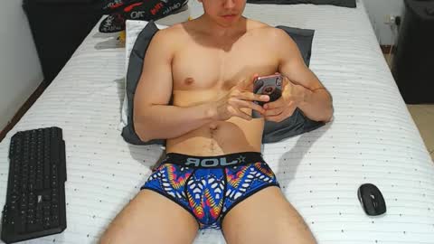 Snapshot of jahshot4 chatting on September 14, 4:59 am jahshot4 online show from September 14, 4:59 am