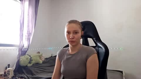 jaimeeosendorf online show from April 4, 11:50 am