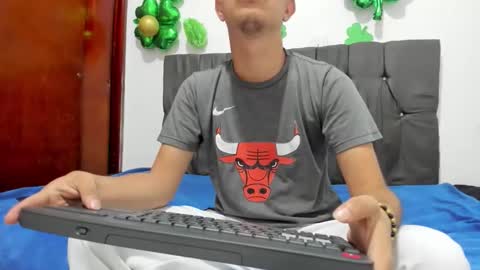 jaison_latin online show from May 4, 7:31 pm
