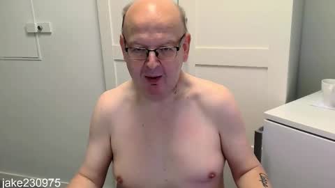 Jake2309 online show from October 18, 8:35 pm