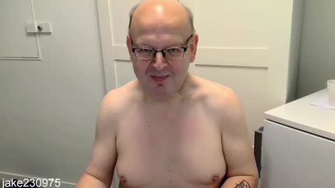 Jake2309 online show from October 17, 8:35 pm