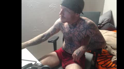 Snapshot of jake265897 chatting on October 18, 7:45 am showingitoff online show from October 18, 7:45 am