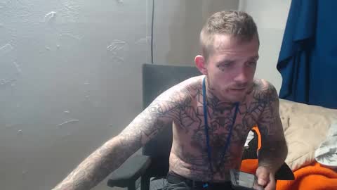 Snapshot of jake265897 chatting on October 4, 10:18 pm showingitoff online show from October 4, 10:18 pm
