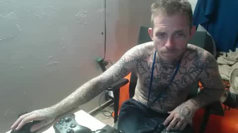 Snapshot of jake265897 chatting on October 7, 2:40 am showingitoff online show from October 7, 2:40 am