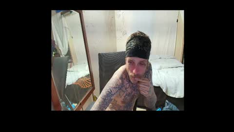 showingitoff online show from April 4, 4:41 am